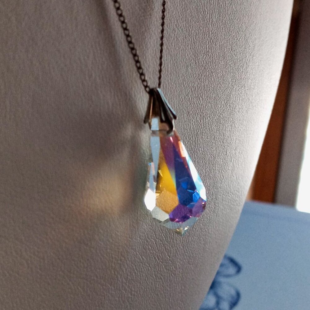 🔥🔥Stunning Vintage Sparkling Teardrop Aurora Crystal Pendant Necklace🔥🔥 - Picture 2 of 9